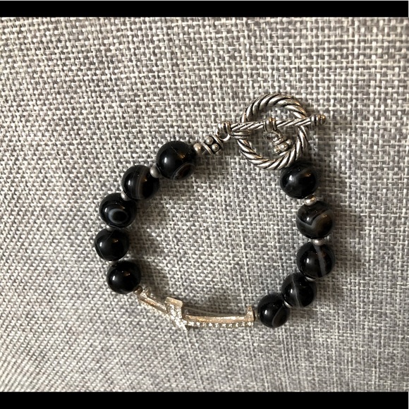 Black beaded cross bracelet - Picture 4 of 4